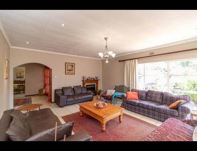 6 BEDROOM HOUSE FOR SALE IN BRACKENHURST